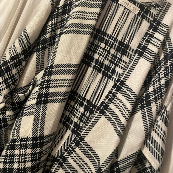 Abercrombie & Fitch Soft, Plaid Wrap- one size - Picture 2 of 4